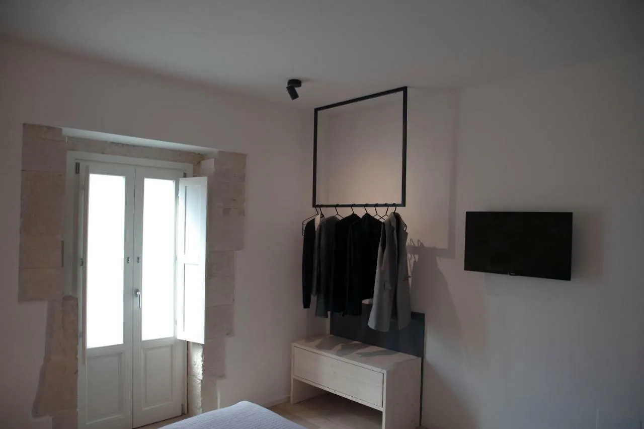 4 Elements Boutique Home Syracuse 0*,
